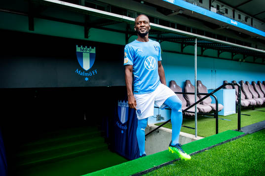 Malmö FF presenterar Mohamed Buya Turay som ny spelare