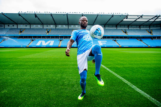 Malmö FF presenterar Mohamed Buya Turay som ny spelare