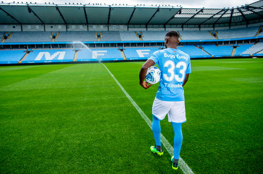 Malmö FF presenterar Mohamed Buya Turay som ny spelare