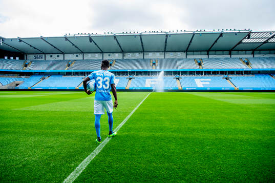 Malmö FF presenterar Mohamed Buya Turay som ny spelare