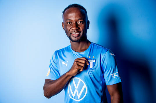 Malmö FF presenterar Mohamed Buya Turay som ny spelare