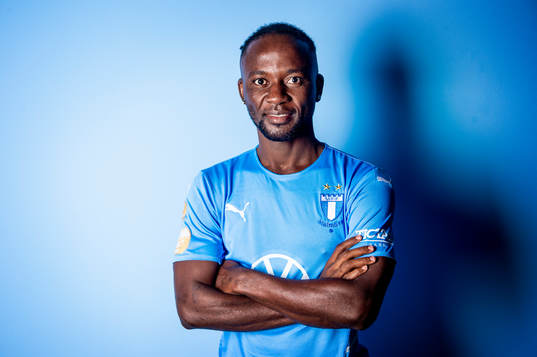 Malmö FF presenterar Mohamed Buya Turay som ny spelare