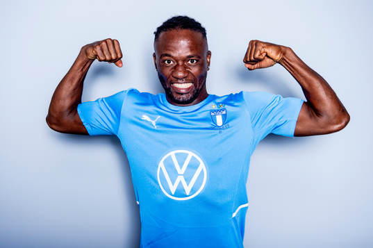 Malmö FF presenterar Mohamed Buya Turay som ny spelare