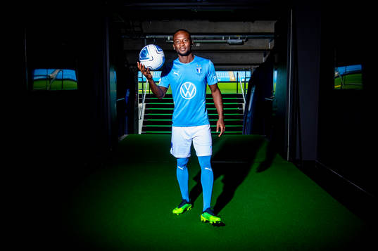 Malmö FF presenterar Mohamed Buya Turay som ny spelare