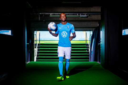 Malmö FF presenterar Mohamed Buya Turay som ny spelare