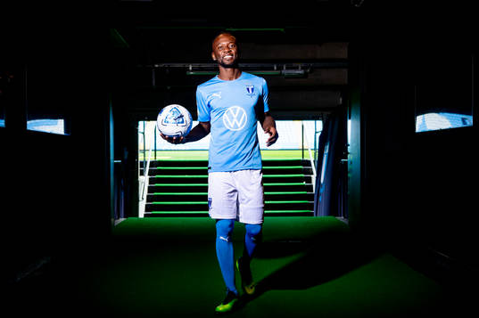 Malmö FF presenterar Mohamed Buya Turay som ny spelare