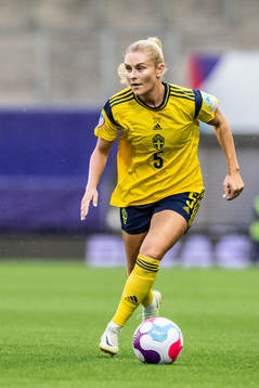 Amanda Nilden of Sweden