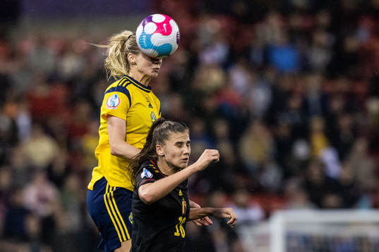 Amanda Ilestedt of Sweden and Marie Minnaert of Belgium