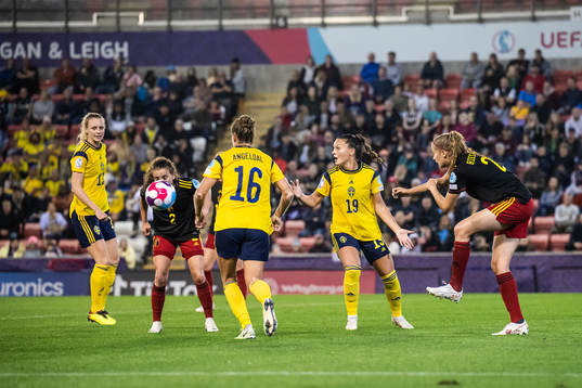 Johanna Rytting Kaneryd of Sweden and Julie Biesmans of