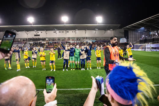 Players of Sweden celebrate