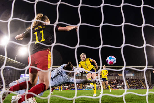 Linda Sembrant of Sweden scores 1-0