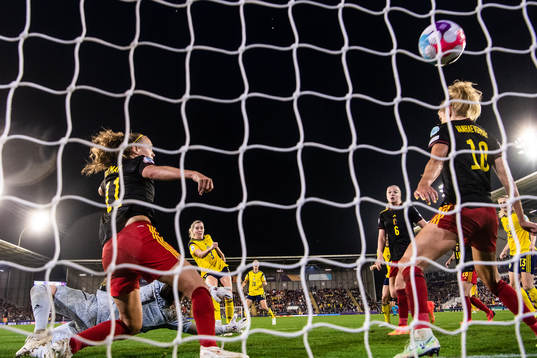 Linda Sembrant of Sweden scores 1-0