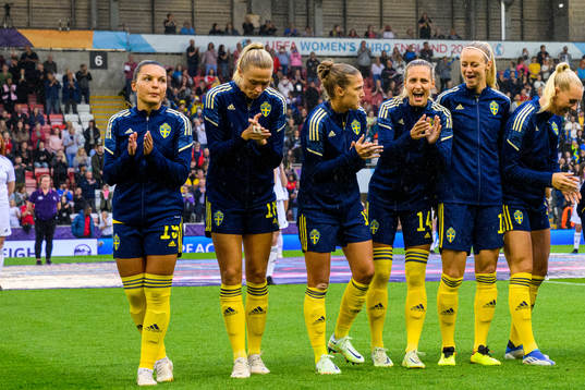 Johanna Rytting Kaneryd and Nathalie Björn of Sweden