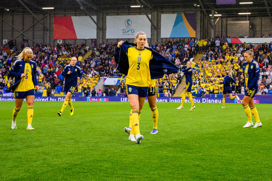 Amanda Nilden and Linda Sembrant of Sweden