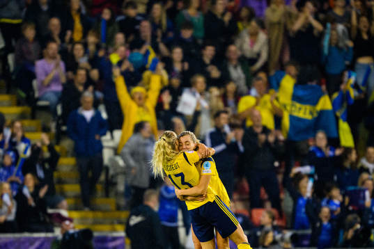 Amanda Ilestedt hugs Linda Sembrant of Sweden
