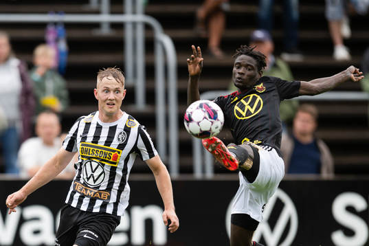 Landskronas Jesper Strid och Östersunds Yannick Armel