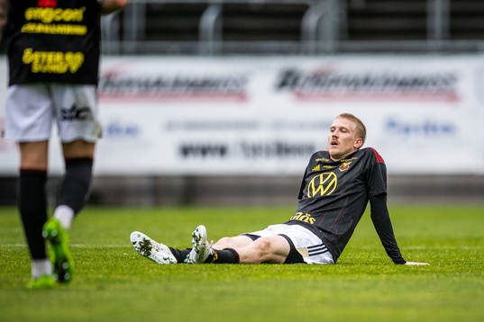 Östersunds Simon Kroon har ont