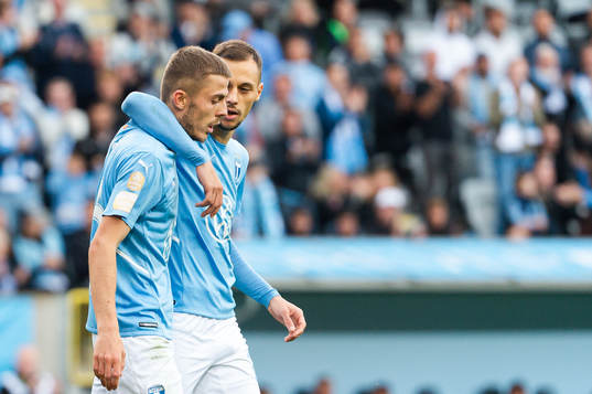 Malmö FFs Patriot Sejdiu och Veljko Birmancevic jublar