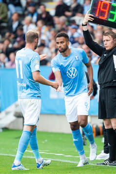Byte mellan Malmö FFs Ola Toivonen och Isaac Kiese Thelin