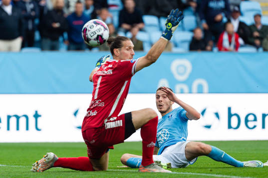 Malmö FFs Patriot Sejdiu gör 3-1 bakom Sirius målvakt