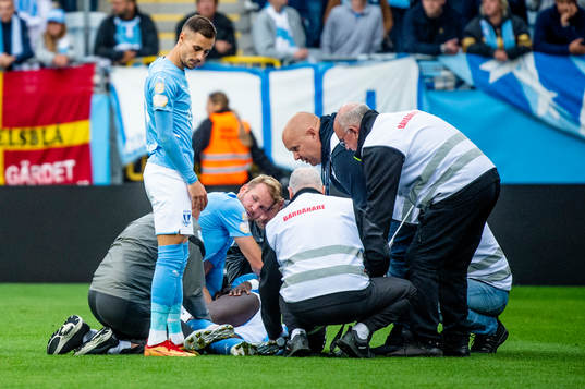Malmö FFs Mahame Siby tas omhand