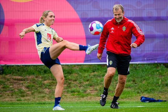 Elin Rubensson and Pontus Ekblom, physio of the Swedish