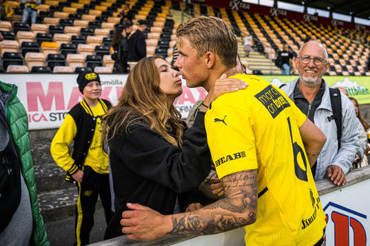 Mjällbys Magnus Wørts jublar