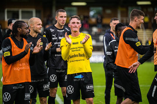 Mjällbys Noah Persson jublar