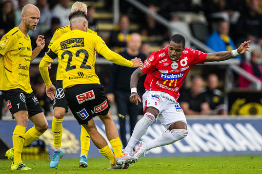 Degerfors Joseph-Claude Agyeman Gyau och Mjällbys Jesper