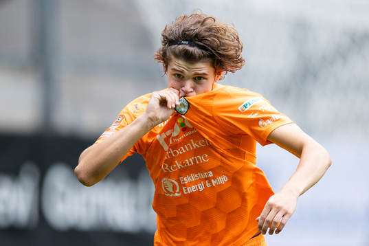 Eskilstunas Emil Linder jublar