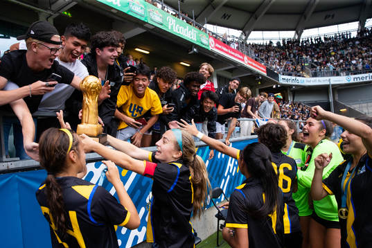 Norcal jublar med pokalen