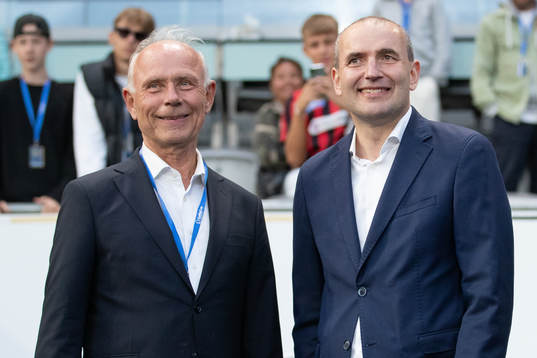 Cupgeneral Dennis Andersson och Islands president Gudni