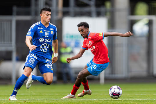 GIF Sundsvalls Joe Corona och Helsingborgs Taha Ali
