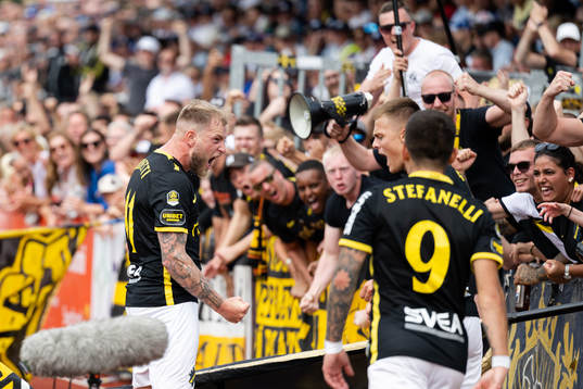 AIKs John Guidetti jublar