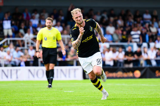 s John Guidetti jublar