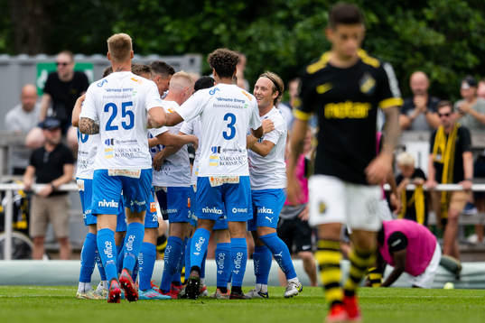 Värnamos spelare jublar
