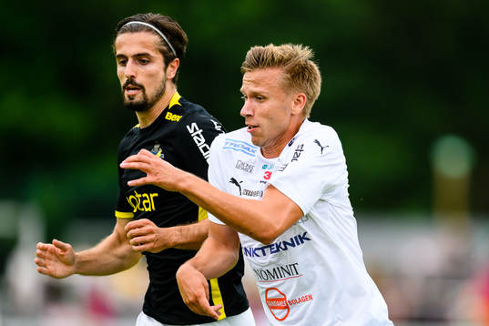 s Zachary Elbouzedi  och Värnamos Pontus Kindberg