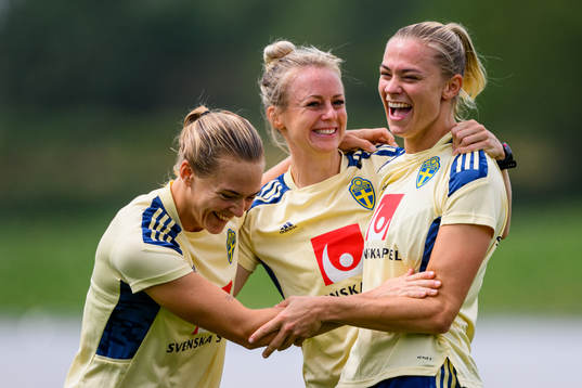 Magdalena Eriksson, Amanda Ilestedt and Fridolina Rolfö of