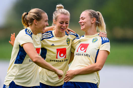 Magdalena Eriksson, Amanda Ilestedt and Fridolina Rolfö of