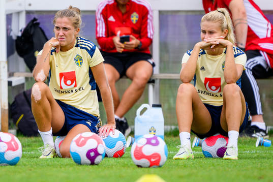 Filippa Angeldahl and Amanda Nilden of the Swedish women's