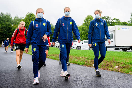 Rebecka Blomqvist, Amanda Ilestedt and goalkeeper Jennifer