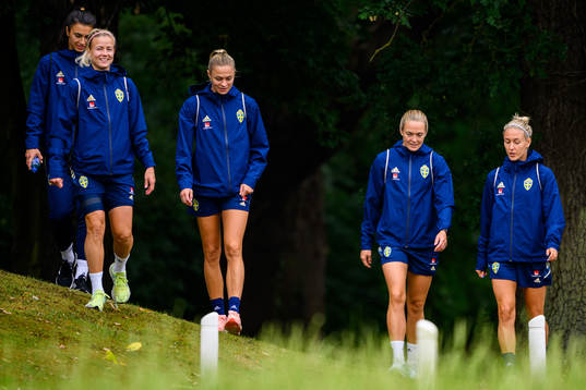 Goalkeeper Zecira Musovic, Hanna Glas, Fridolina Rolfö,