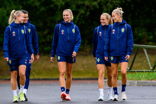 Goalkeeper Zecira Musovic, Hanna Glas, Fridolina Rolfö,
