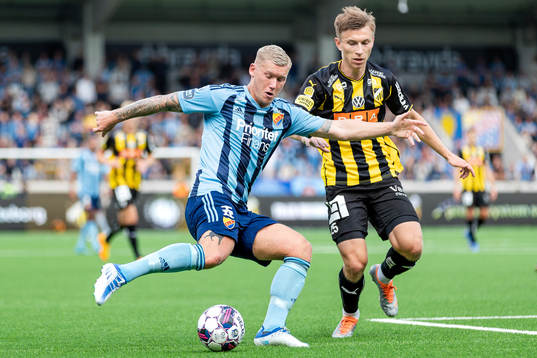 Djurgårdens Victor Edvardsen och Häckens Kristoffer Lund