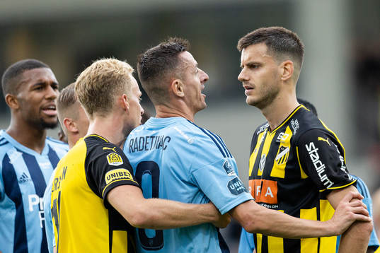 Djurgårdens Haris Radetinac och Häckens Alexander