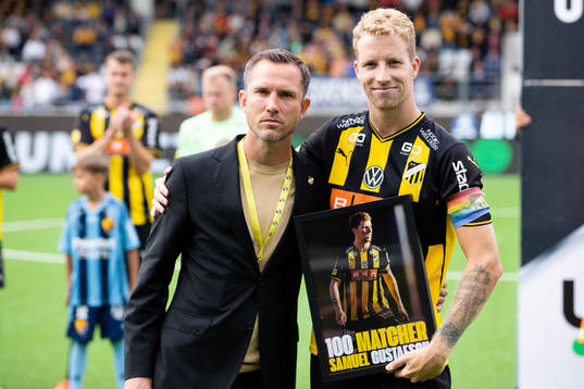 Häckens Samuel Gustafson uppmärksammas för 100 spelade