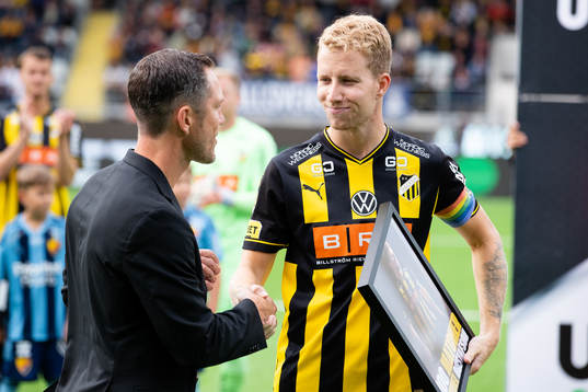 Häckens Samuel Gustafson uppmärksammas för 100 spelade