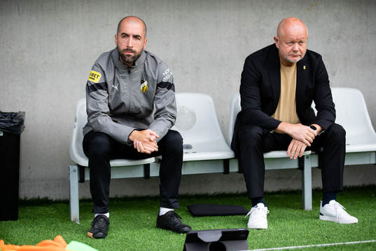 Häckens assisterande tränare Martin Foyston och tränare