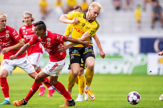 Kalmars Romario Pereira Sipiao och Elfsborgs Sveinn