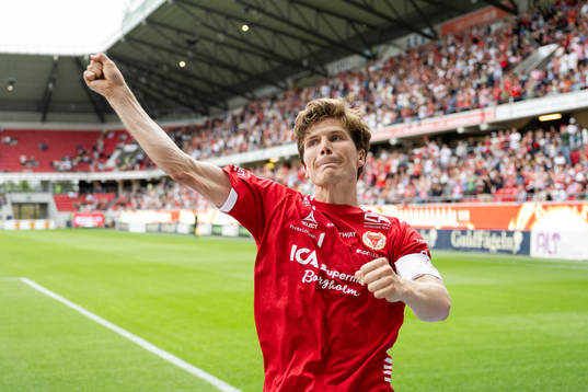 Kalmars Oliver Berg jublar